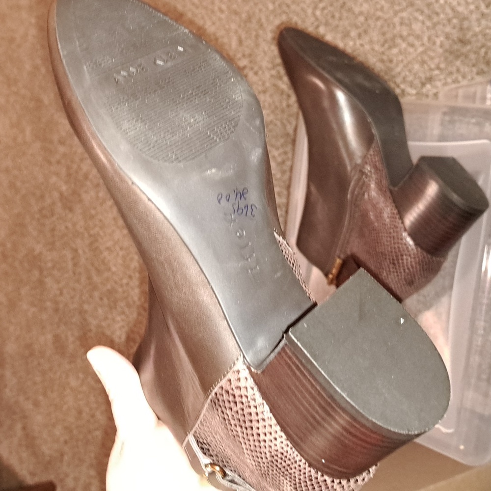 Anne Klein, size 9m, brown heeled boots - Picture 7 of 8